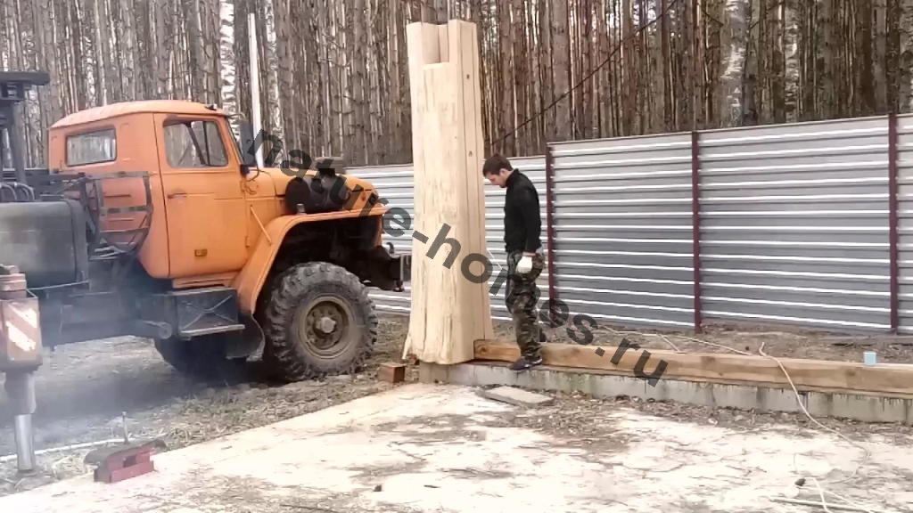 сборка стенового комплекта гаража из бревна, по технологии "Post & Beam", Столб и Балка.